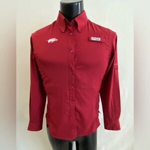 Arkansas Razorback Shirt Women’s Small Columbia PFG Red W/Embroidered Hog